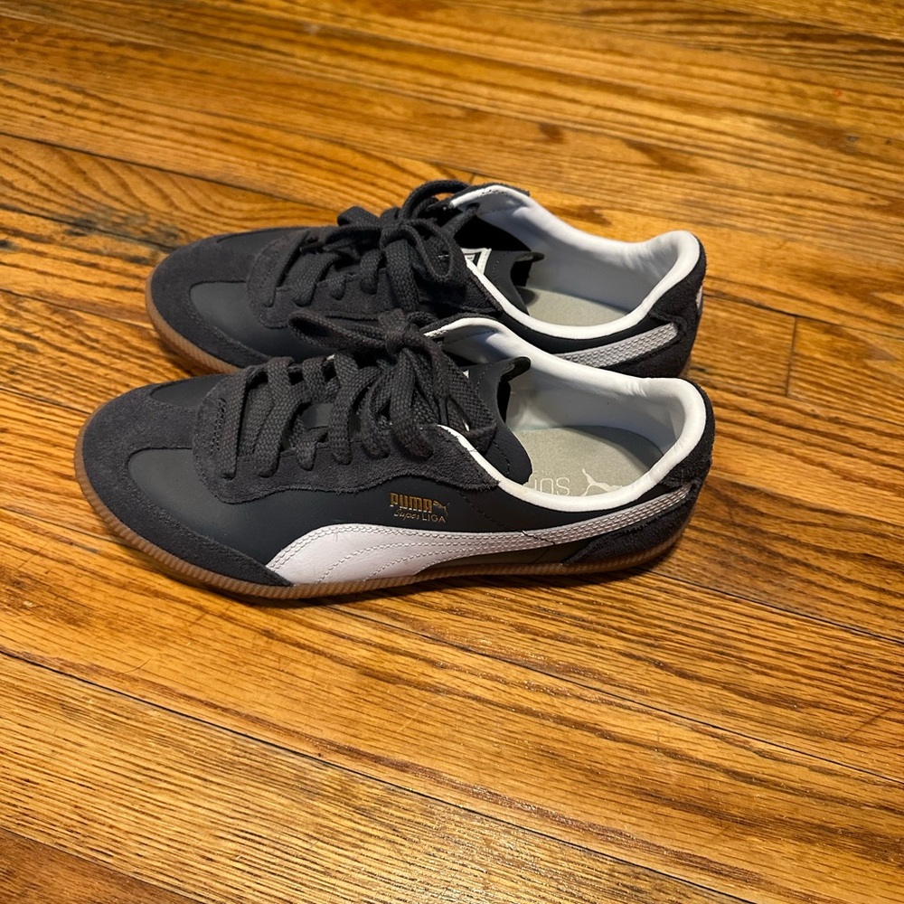 Puma Boys Navy Blue and White Sneakers